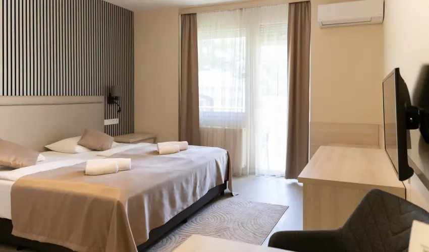 Hotel Napf�ny Zalakaros - H�sv�t (min. 2 �j)