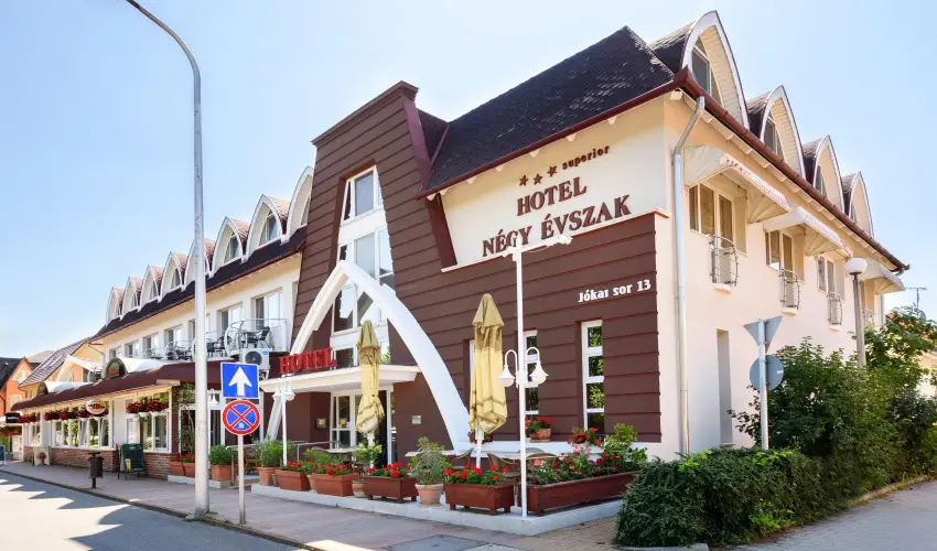Hotel Ngy vszak Hajdszoboszl - Hsvt (min. 2 j)