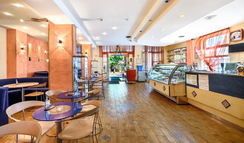 Hotel Ngy vszak Hajdszoboszl - Hsvt (min. 2 j)