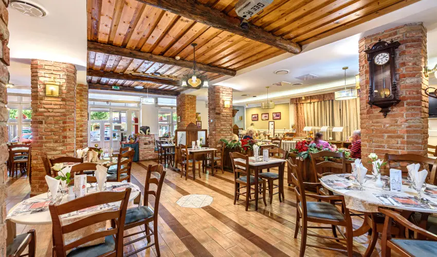 Hotel Ngy vszak Hajdszoboszl - Hsvt (min. 2 j)