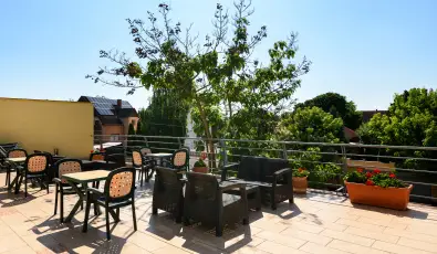 Hotel Ngy vszak Hajdszoboszl