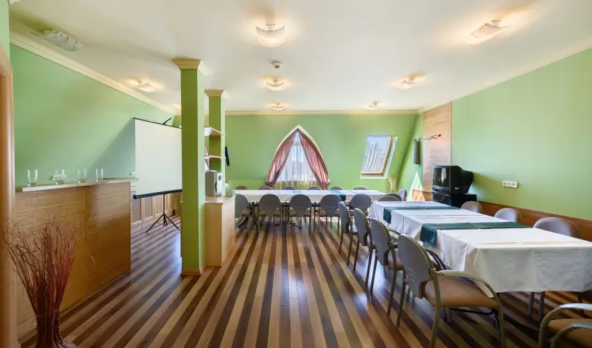 Hotel Ngy vszak Hajdszoboszl - Hsvt (min. 2 j)