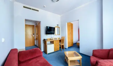 Hotel Ngy vszak Hajdszoboszl