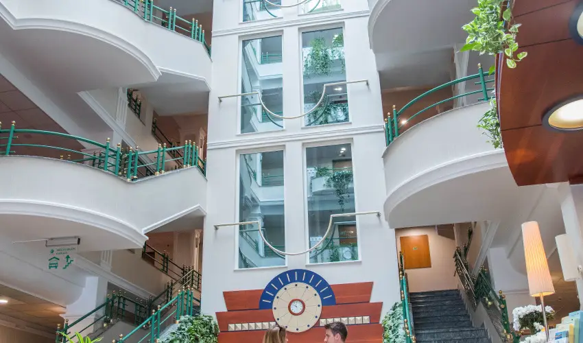 Palace Hotel  H�v�z - H�sv�t - teljes el�refizet�ssel