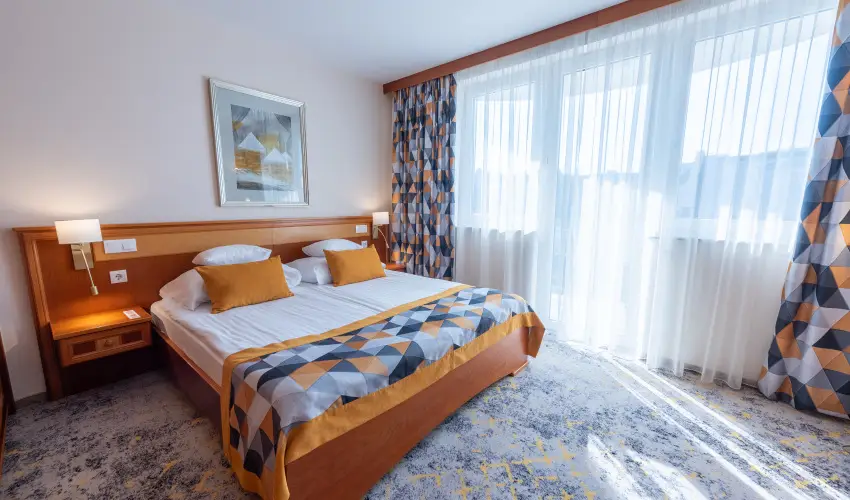 Palace Hotel  H�v�z - H�sv�t - teljes el�refizet�ssel