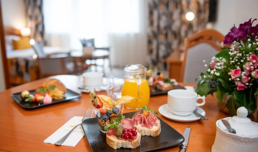 Palace Hotel  H�v�z - H�sv�t 