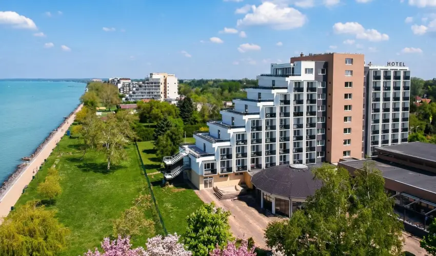 Pr�mium Hotel Panor�ma Si�fok - H�sv�ti NYULats�g! (min. 2 �j)