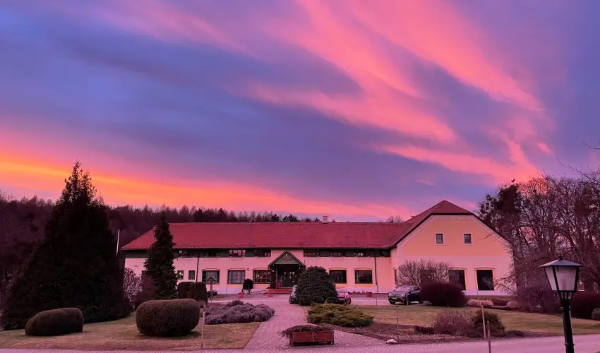 Hotel Szpalma Porva-Szpalmapuszta - Hsvt