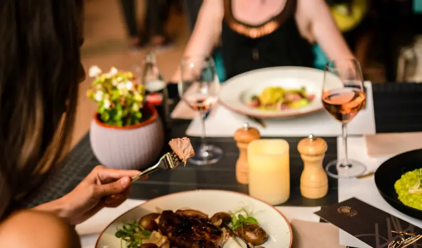 The Hotel Unforgettable - Hotel Tiliana by Homoky Hotels Budapest - Hsvt - teljes elrefizetssel