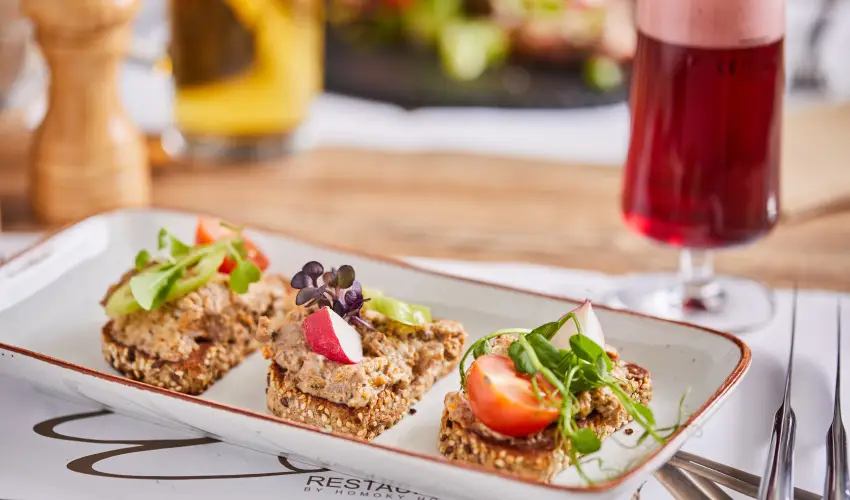 The Hotel Unforgettable - Hotel Tiliana by Homoky Hotels Budapest - Hsvt - teljes elrefizetssel