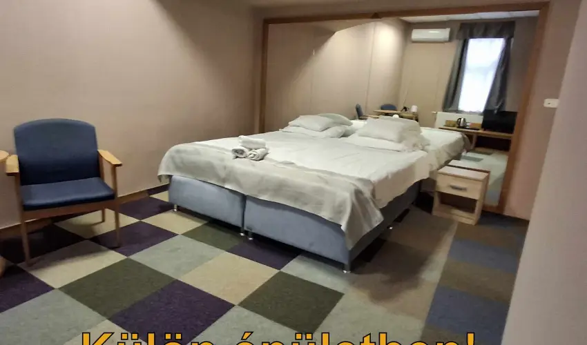 Hotel Unicornis Eger - H�sv�t