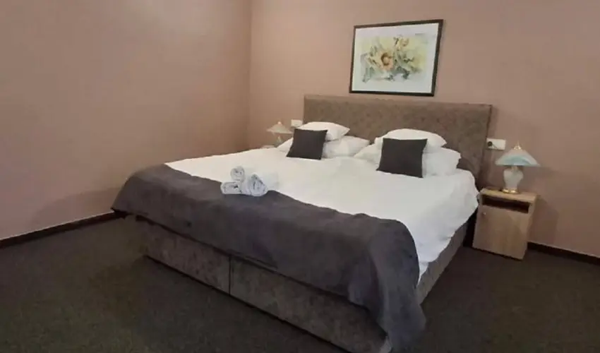 Hotel Unicornis Eger - H�sv�t