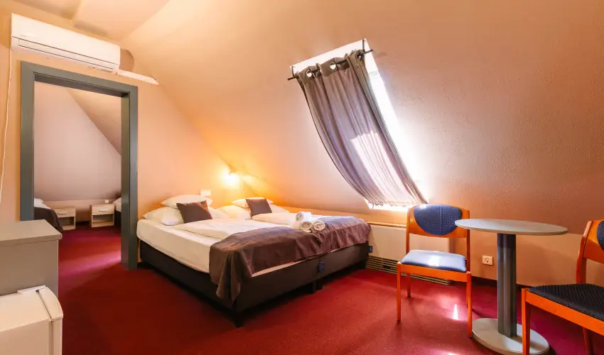 Hotel Unicornis Eger - H�sv�t