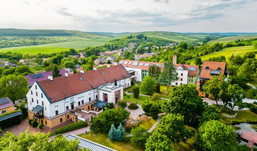 Hotel Vcsecity Herndvcse - Hsvt