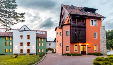 Hotel Vcsecity Herndvcse