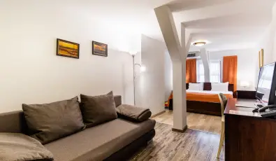 Hotel Vcsecity Herndvcse