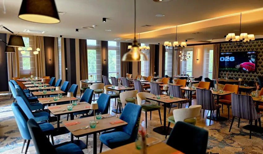 Hotel V�csecity Hern�dv�cse - H�sv�t