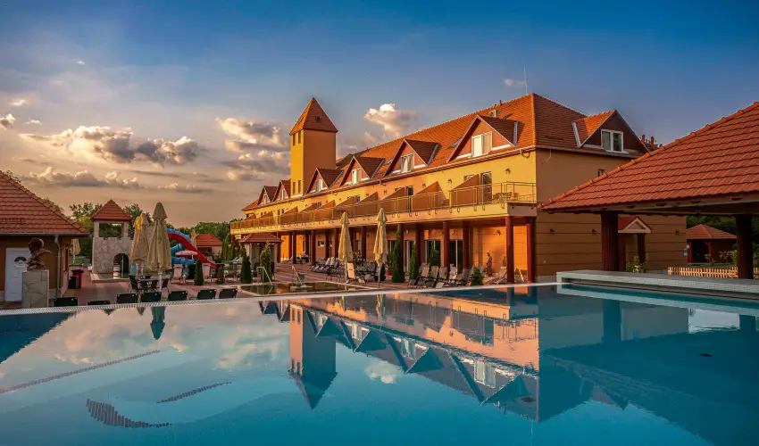 Term�l Hotel Vesta T�pi�szecs� - H�sv�t