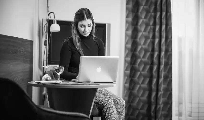 Hotel Vikt�ria S�rv�r - H�sv�t (min. 2 �j)