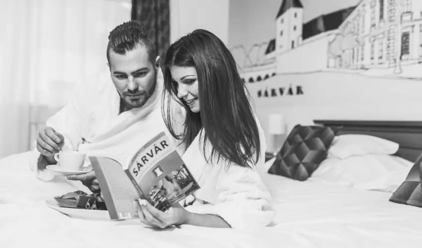 Hotel Vikt�ria S�rv�r - H�sv�t (min. 2 �j)