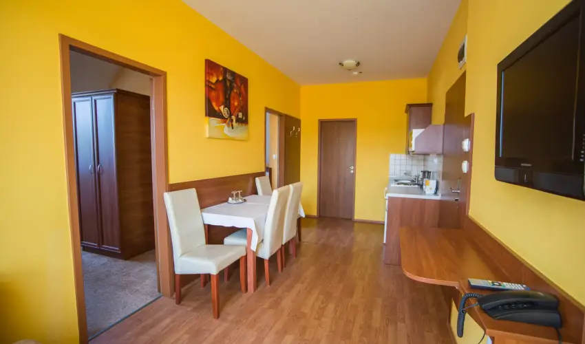 Hotel Vikt�ria S�rv�r - H�sv�t