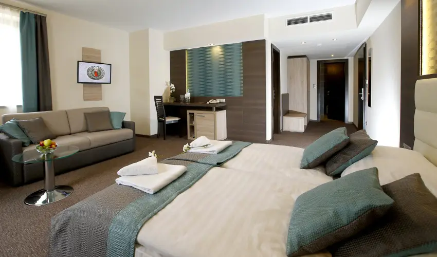 Hotel Villa V�lgy Eger - H�sv�t (min. 3 �j)