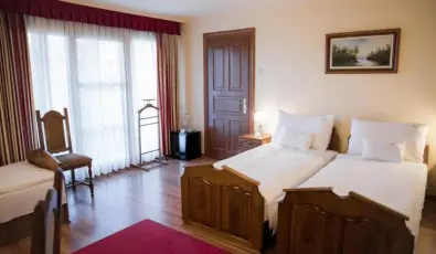 Hotel Vinum Wellness s Konferencia Hotel Kiskrs