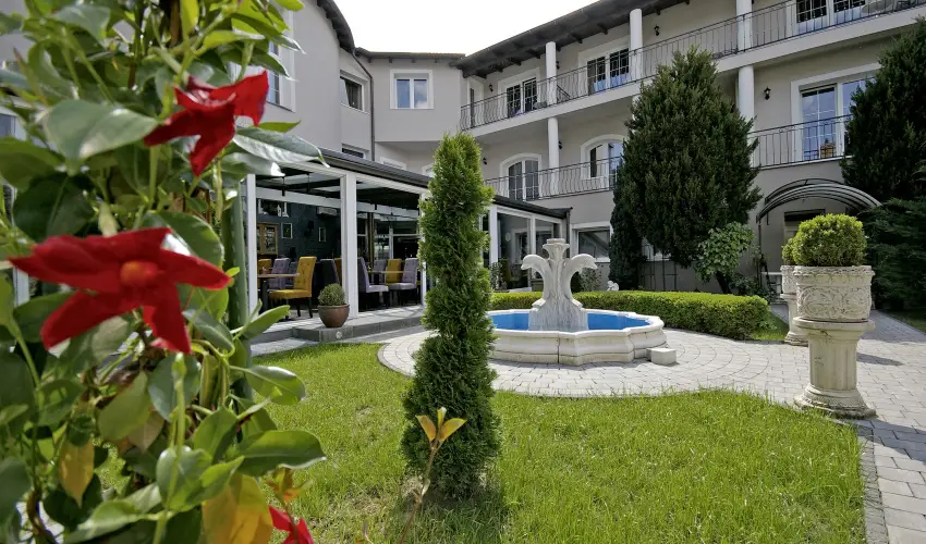 Hotel Xavin Hark�ny - H�sv�t (min. 2 �j)