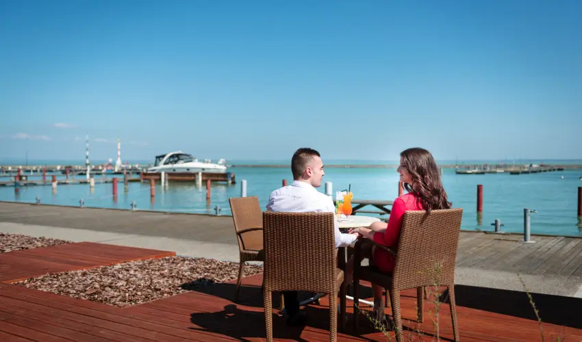 Hotel Yacht Wellness & Business Sifok - Hsvt