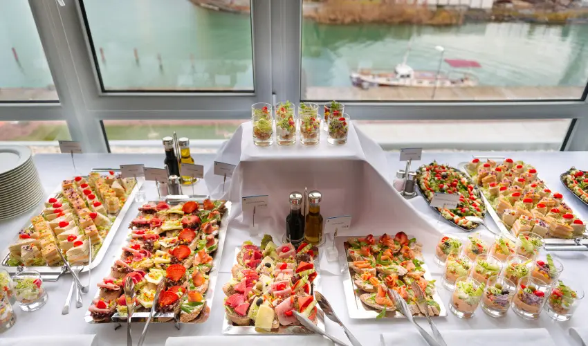 Hotel Yacht Wellness & Business Sifok - Hsvt