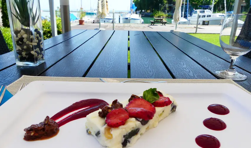 Hotel Yacht Wellness & Business Sifok - Hsvt