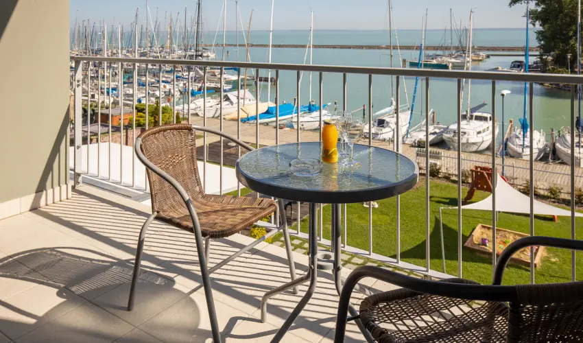 Hotel Yacht Wellness & Business Sifok - Hsvt