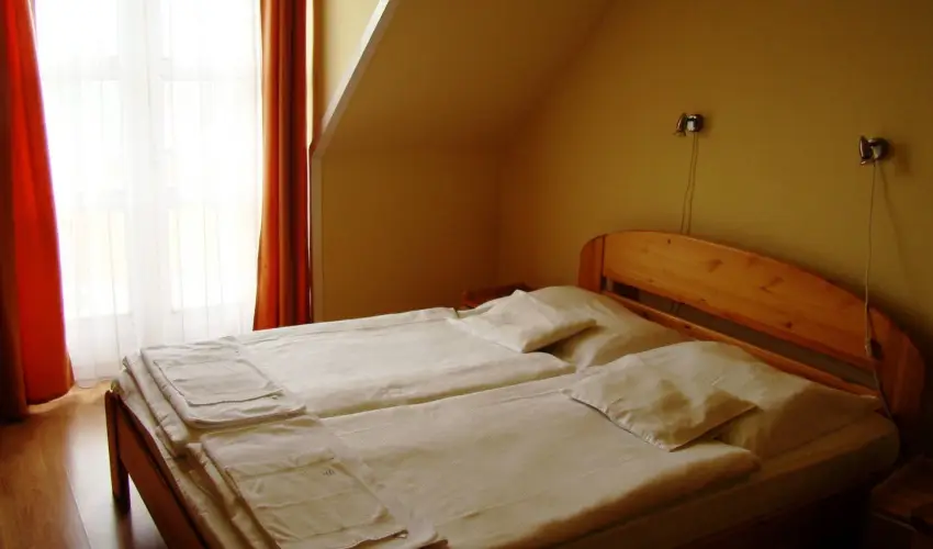 Therm�l Apartmanh�z Kom�rom - H�sv�t