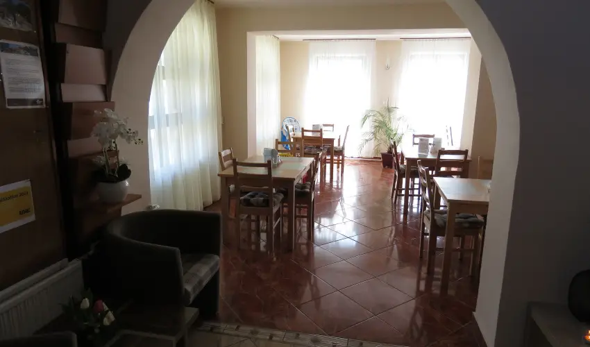 Therm�l Apartmanh�z Kom�rom - H�sv�t