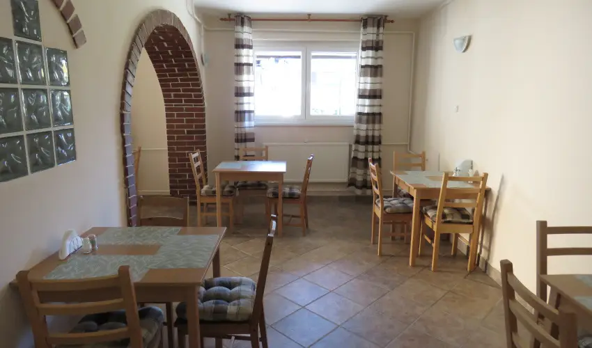 Therm�l Apartmanh�z Kom�rom - H�sv�t