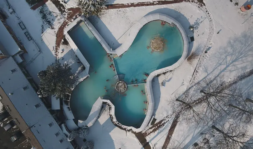 Therm�l Apartmanh�z Kom�rom - H�sv�t