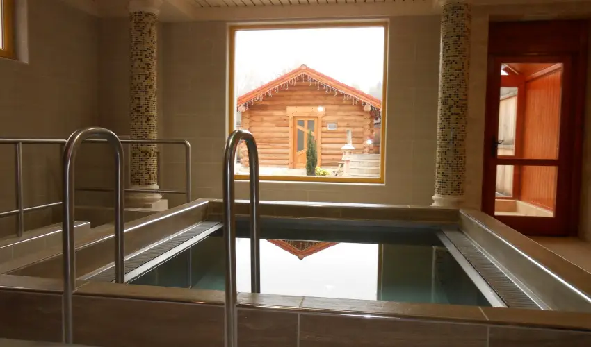 Therm�l Apartmanh�z Kom�rom - H�sv�t