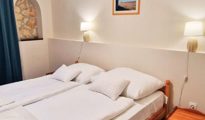 Therm�l Apartmanh�z Kom�rom - H�sv�t