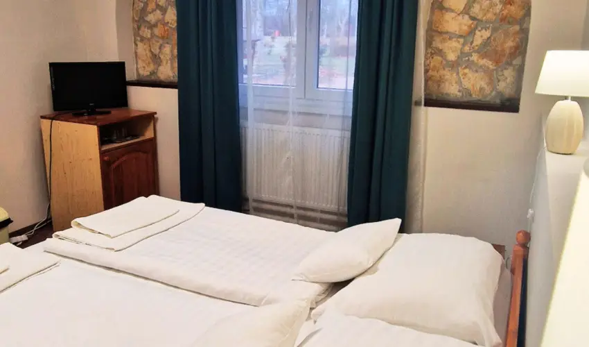 Therm�l Apartmanh�z Kom�rom - H�sv�t