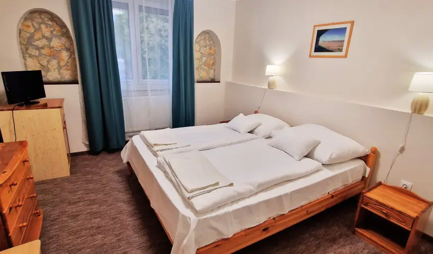 Therm�l Apartmanh�z Kom�rom - H�sv�t