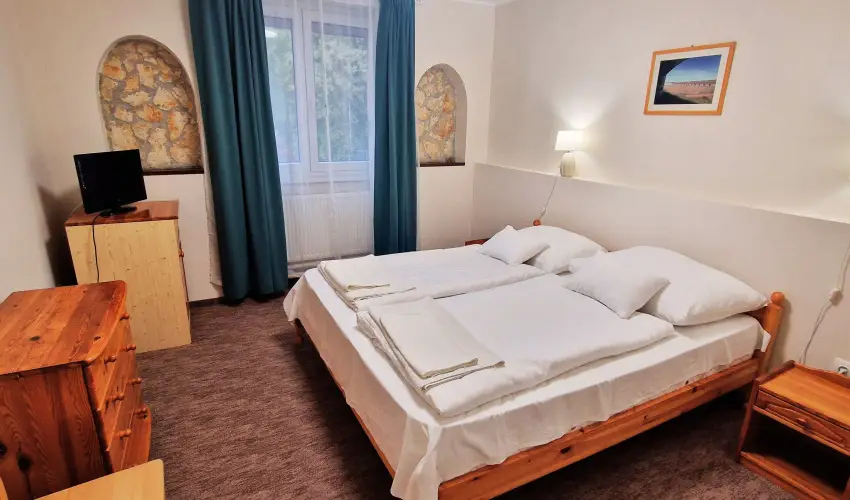 Therm�l Apartmanh�z Kom�rom - H�sv�t