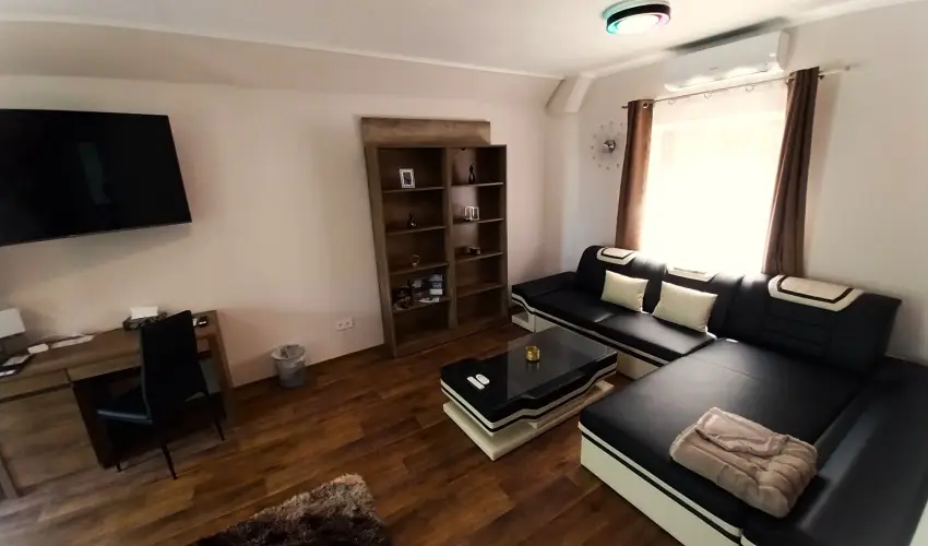 Hunor Vend�gh�z S�toralja�jhely - H�sv�t (min. 2 �j)