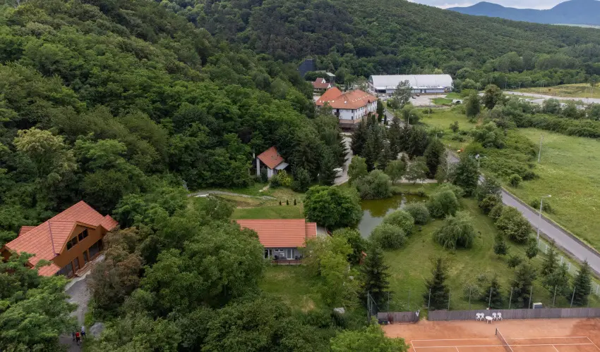 Hunor Vend�gh�z S�toralja�jhely - H�sv�t (min. 2 �j)