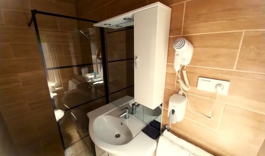 Hunor Vend�gh�z S�toralja�jhely - H�sv�t (min. 2 �j)