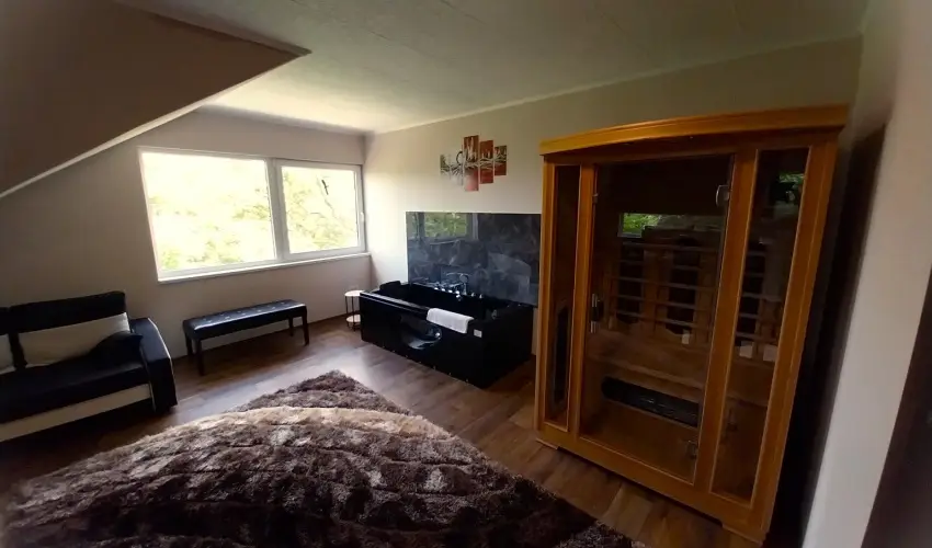 Hunor Vend�gh�z S�toralja�jhely - H�sv�t (min. 2 �j)