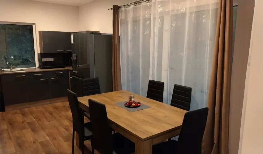 Hunor Vend�gh�z S�toralja�jhely - H�sv�t (min. 2 �j)