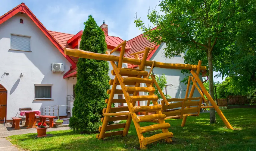 Huszr Vendghz rvnyes - Hsvt (min. 2 j)