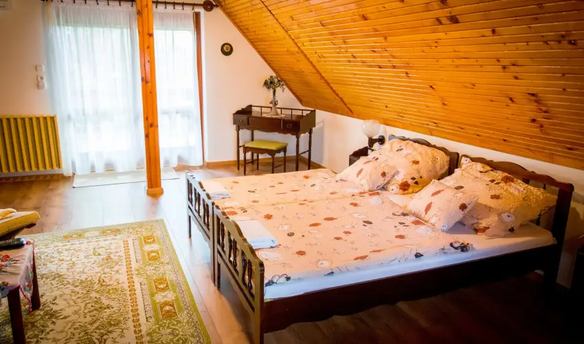 Huszr Vendghz rvnyes - Hsvt (min. 2 j)