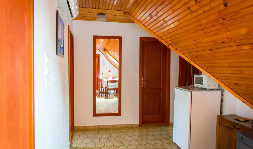 Huszr Vendghz rvnyes - Hsvt (min. 2 j)