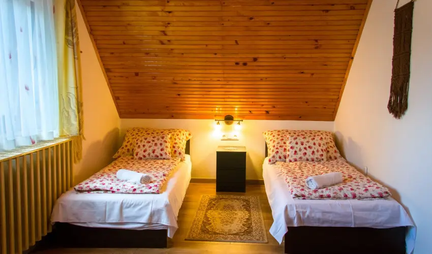 Huszr Vendghz rvnyes - Hsvt (min. 2 j)